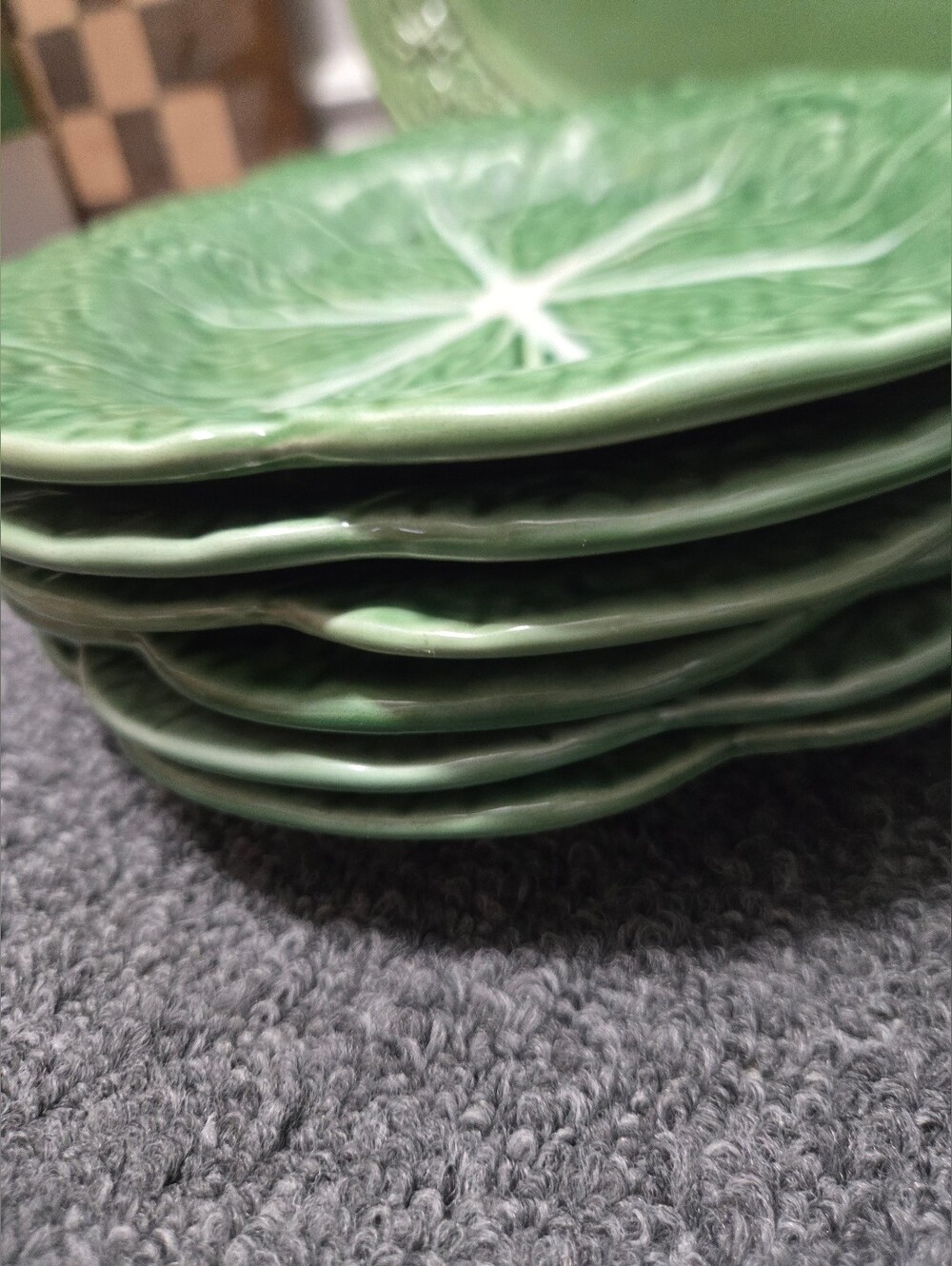 Vintage Green Bordello Pinheiro Leaf Plates